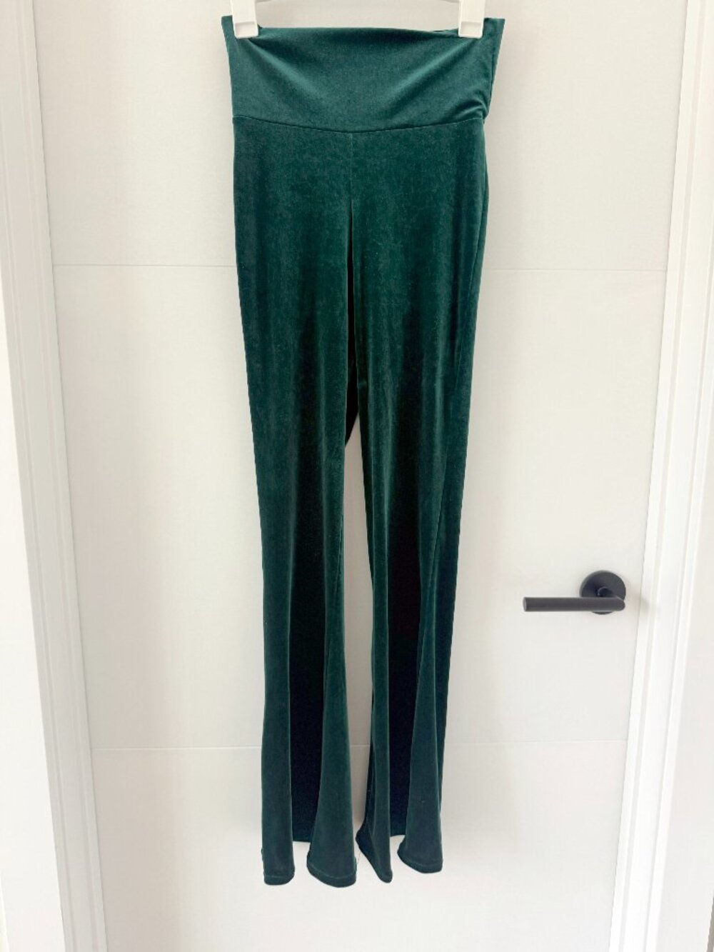 Home Cooked Karma green velvet flare leggings size small